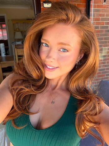 Full leaked Pheobeisginger private photo