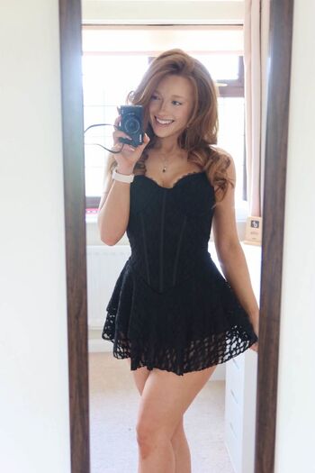 Full leaked Pheobeisginger private photo