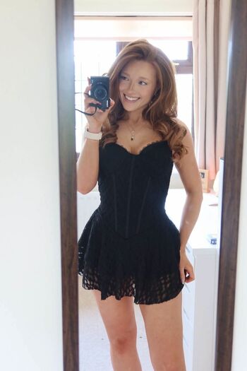 Full leaked Pheobeisginger private photo