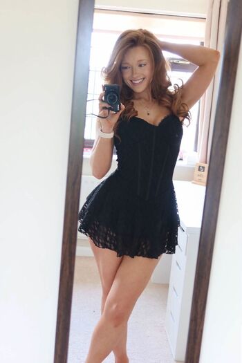 Full leaked Pheobeisginger private photo