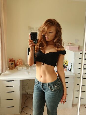 Full leaked Pheobeisginger private photo