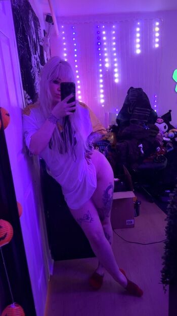 Full leaked Phinxxk private photo