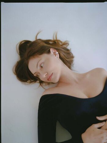 Full leaked Phoebe tonkin private photo