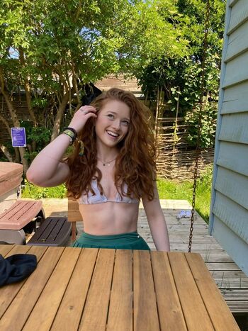 Full leaked Phoebeisginger page private photo