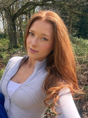 phoebeisginger