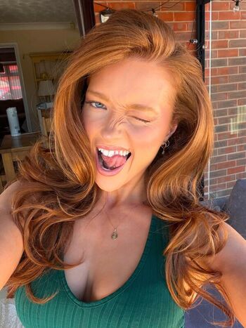 phoebeisginger