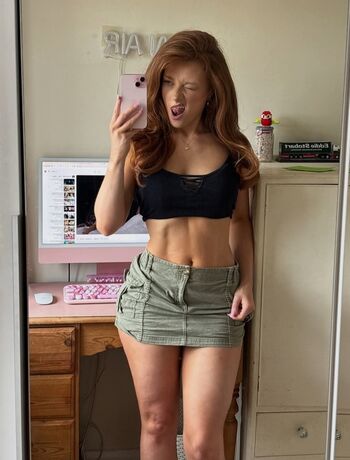Full leaked Phoebeisginger private photo