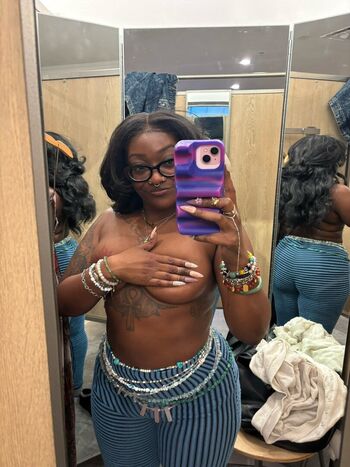 Full leaked Pieseesmoon private photo