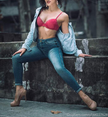 Full leaked Pinkalinacurlydancer private photo