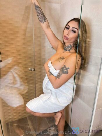 Full leaked Pinkerbell private photo