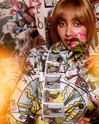 Full leaked Pinkpantheress private photo