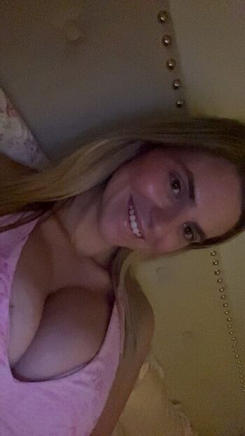 Full leaked Pinkprincesselizabeth private photo