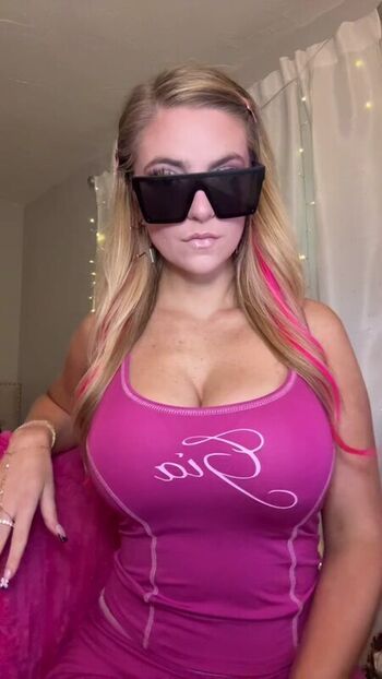 Full leaked Pinkprincesselizabeth private photo