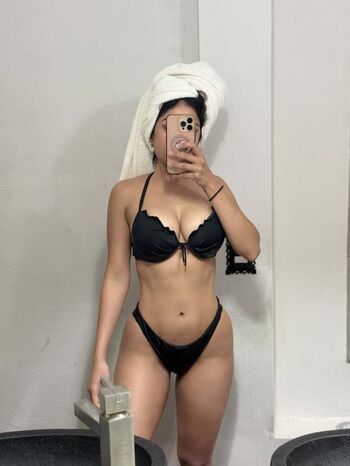 Full leaked Pinku cosplay private photo