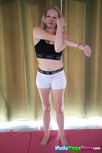Full leaked Pixie kinzi page private photo