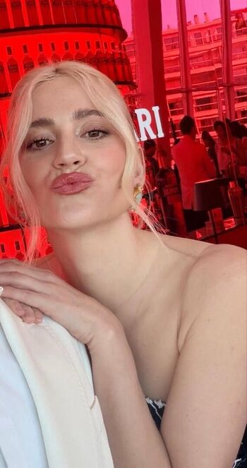 Full leaked Pixie lott private photo