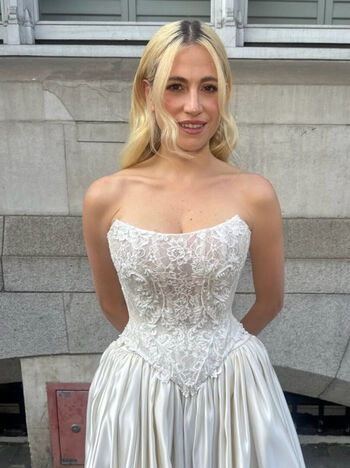 Full leaked Pixie lott private photo
