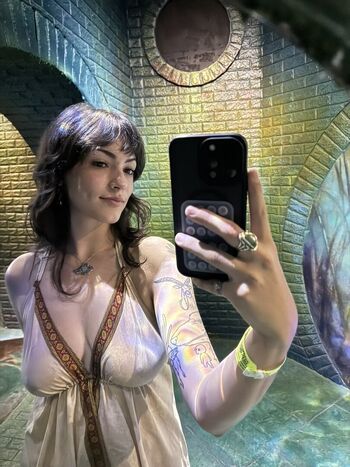 Full leaked Pixiexsnow private photo