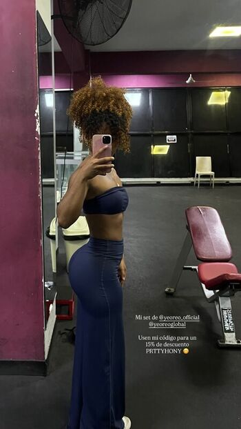 Full leaked Prttyhony private photo