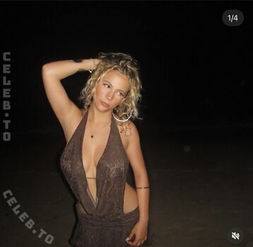 pretending2berosalie