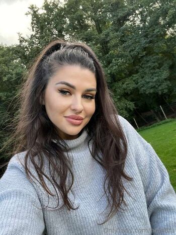 Full leaked Pretty wheelchair girl private photo