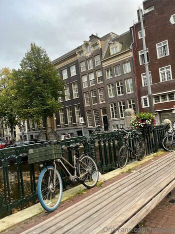 Full leaked Pretty wheelchair girl private photo