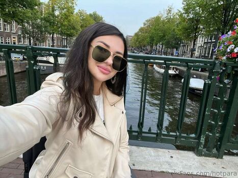 Full leaked Pretty wheelchair girl private photo