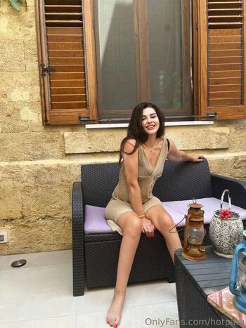 Full leaked Pretty wheelchair girl private photo