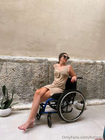Full leaked Pretty wheelchair girl private photo