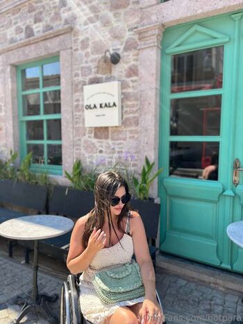 Full leaked Pretty wheelchair girl private photo