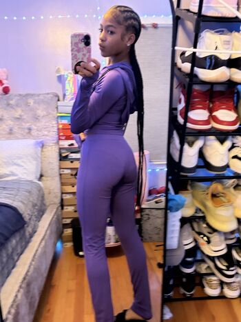 Full leaked Prettyissuee private photo