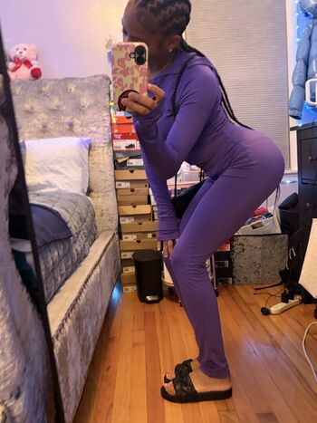 Full leaked Prettyissuee private photo
