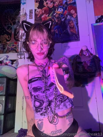 prettylittlefreak13