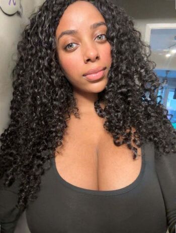 Full leaked Princes tendai private photo