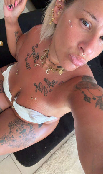 Full leaked Princessemiymiy private photo