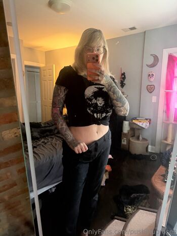 Full leaked Pushinguproses private photo