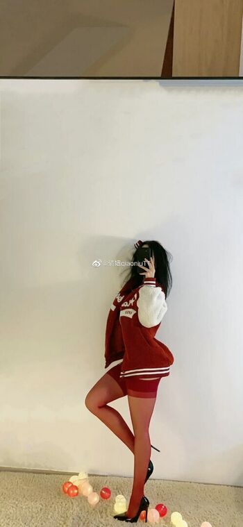 Full leaked Qiaoniutt  page private photo