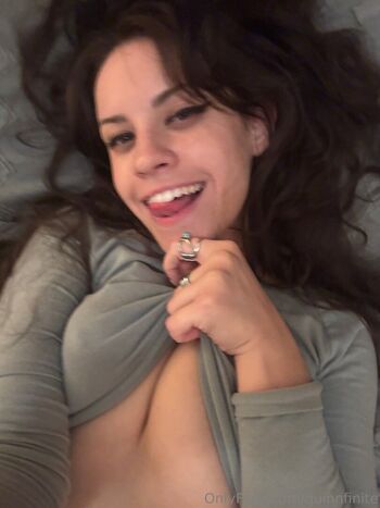 Quinn Finite / Charlee