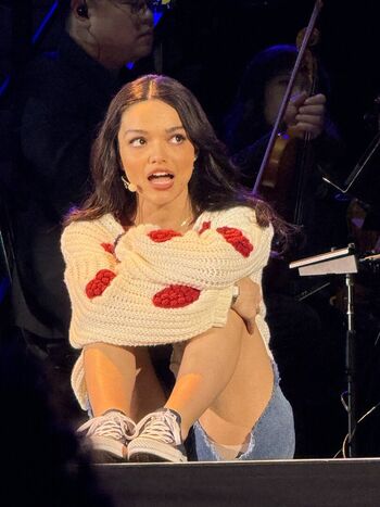 Full leaked Rachel zegler page private photo