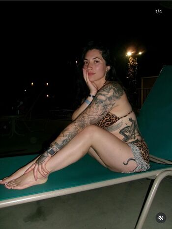 Full leaked Raelynn private photo