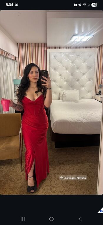 Full leaked Raelynn private photo