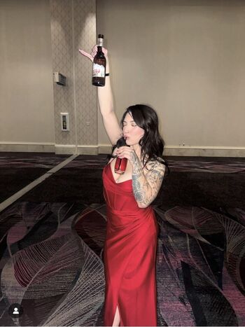 Full leaked Raelynn private photo