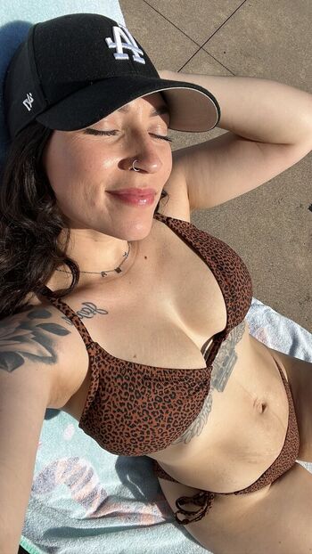 Full leaked Raelynn private photo