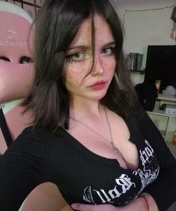 Full leaked Raeowo private onlyfans photo