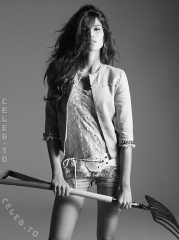 Full leaked Raica oliveira private photo