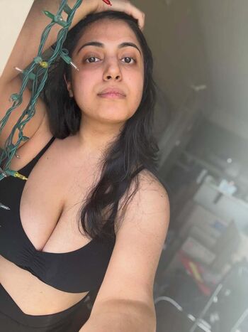Full leaked Rashmi van private photo