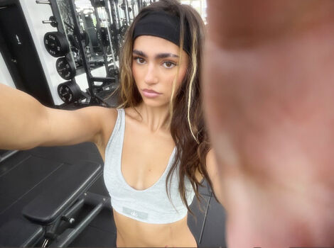 Full leaked Rayna v page private onlyfans photo