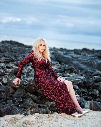 Full leaked Rebel wilson private photo