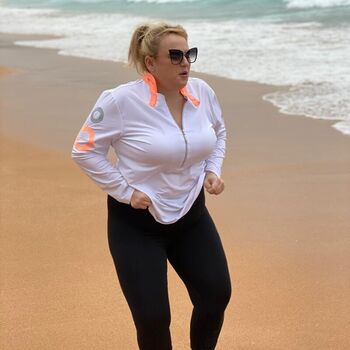 Full leaked Rebel wilson private photo