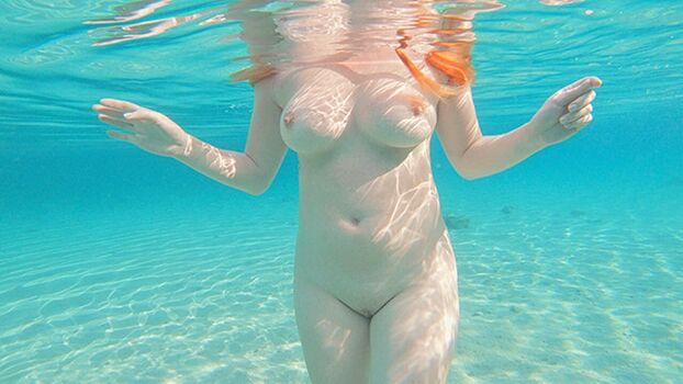 Full leaked Redhead ginger private photo